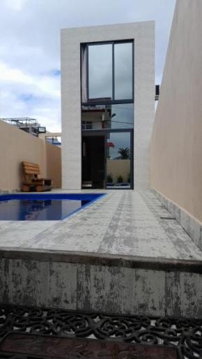 Appartement avec piscine à pomponette